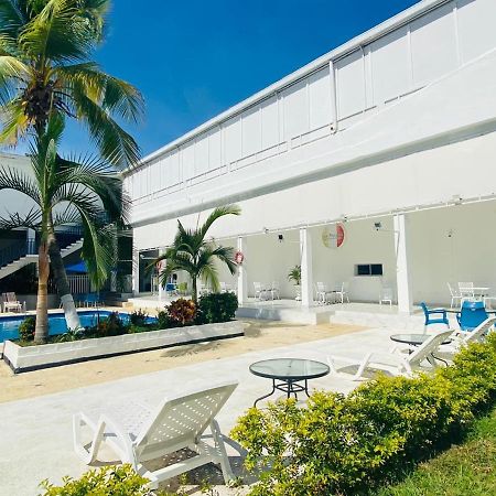 Hotel Mall Santana Del Rio 라 도라다 외부 사진