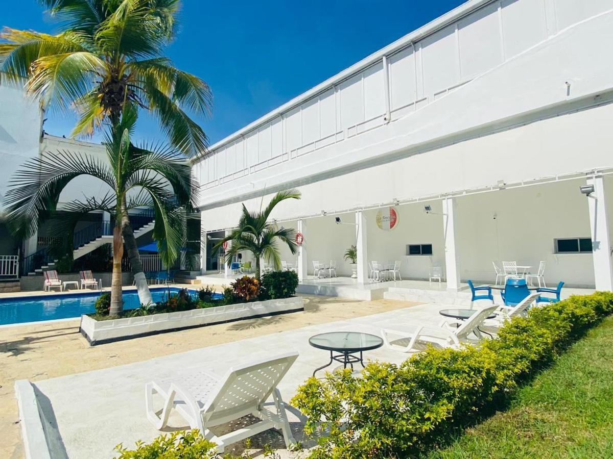 Hotel Mall Santana Del Rio 라 도라다 외부 사진