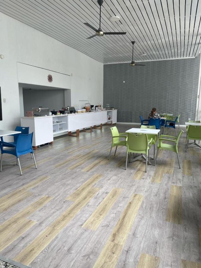 Hotel Mall Santana Del Rio 라 도라다 외부 사진