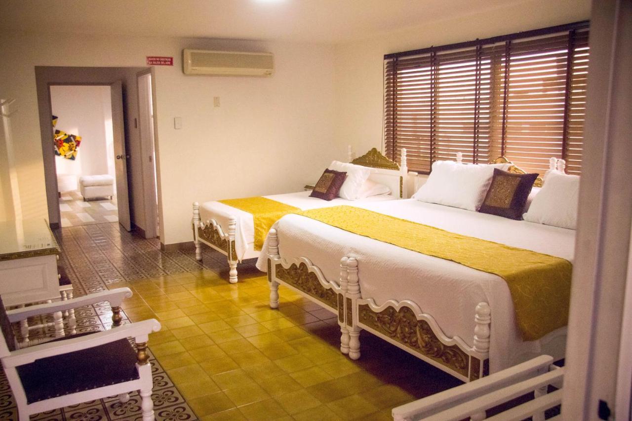Hotel Mall Santana Del Rio 라 도라다 외부 사진