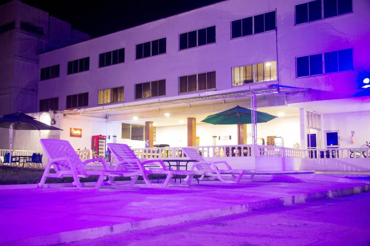 Hotel Mall Santana Del Rio 라 도라다 외부 사진