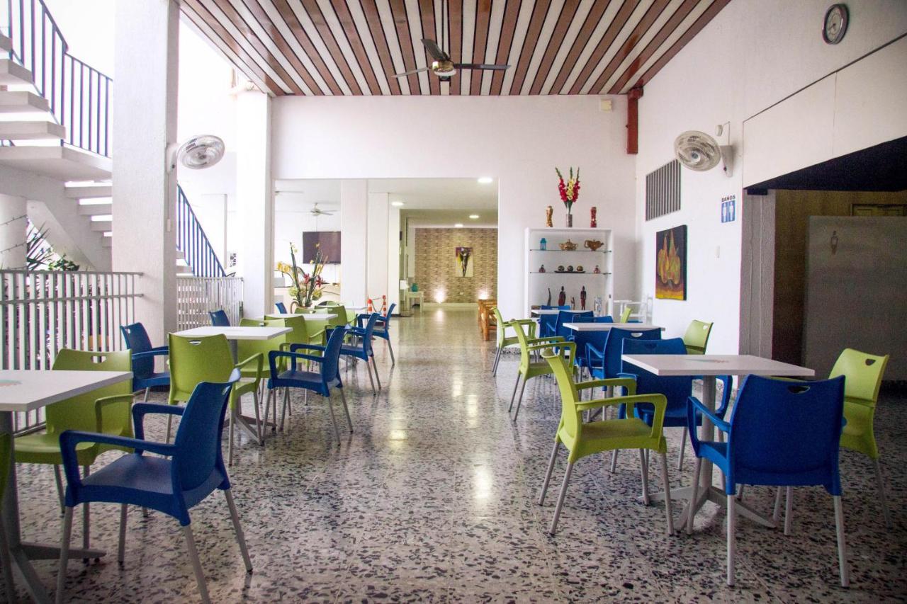 Hotel Mall Santana Del Rio 라 도라다 외부 사진