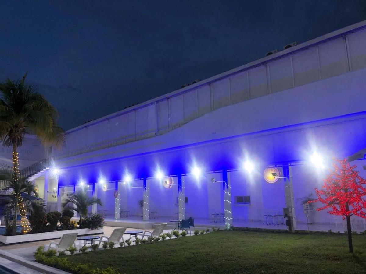 Hotel Mall Santana Del Rio 라 도라다 외부 사진